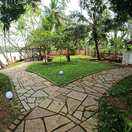 Greenchromide Homestays Mundrothuruth Exteriör bild